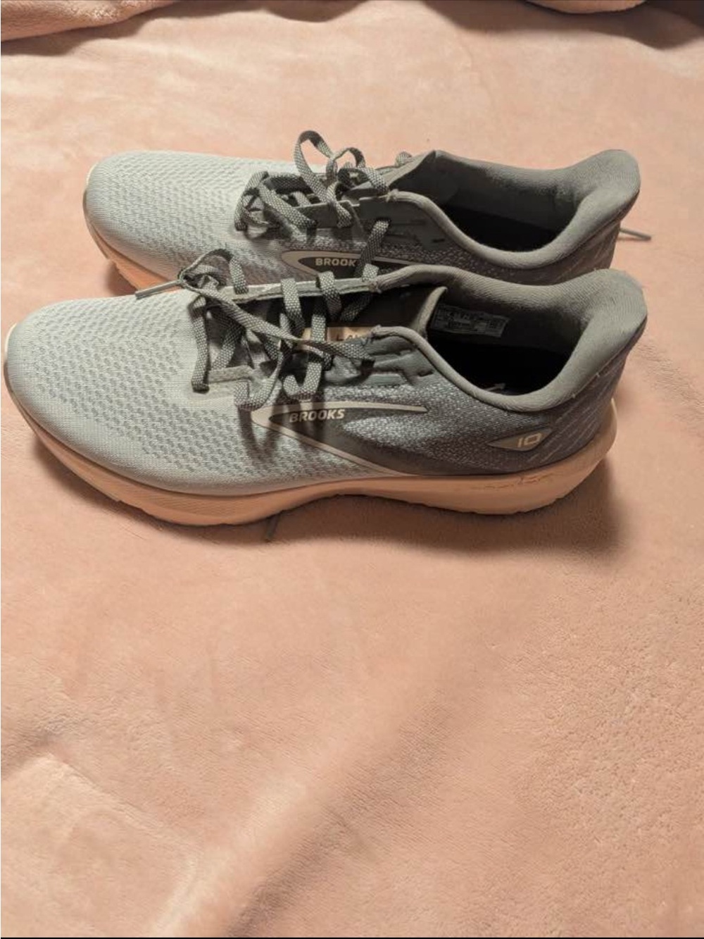 Brooks Women's Gray Knit Lace-Up Running Shoes